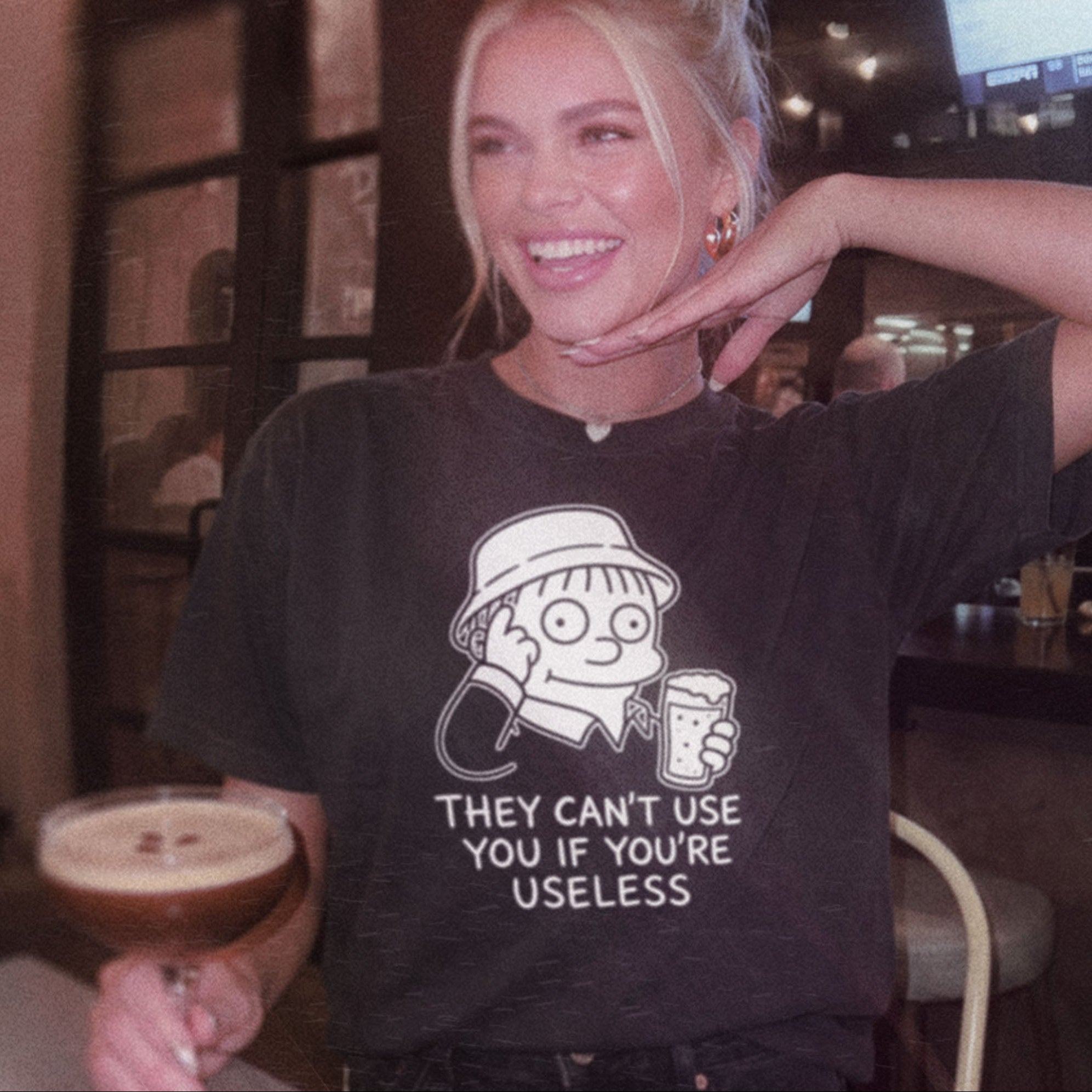 USELESS - Premium T-Shirt Unisex